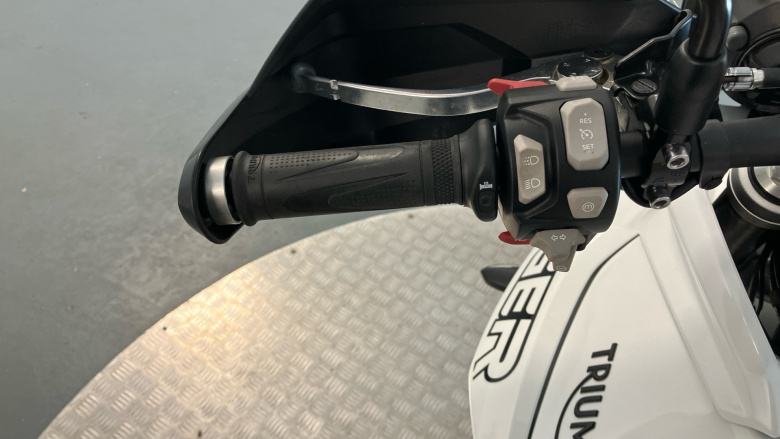 Triumph Tiger 800 XCX (15MY)